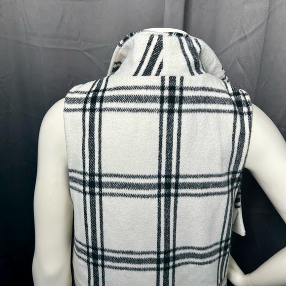THE IMPECCABLE PIG SLEEVELESS BLACK AND WHITE WRAP  S - Picture 6 of 16